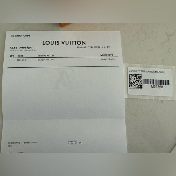 Like New Louis Vuitton Zippy Wallet - Picture 7 of 11